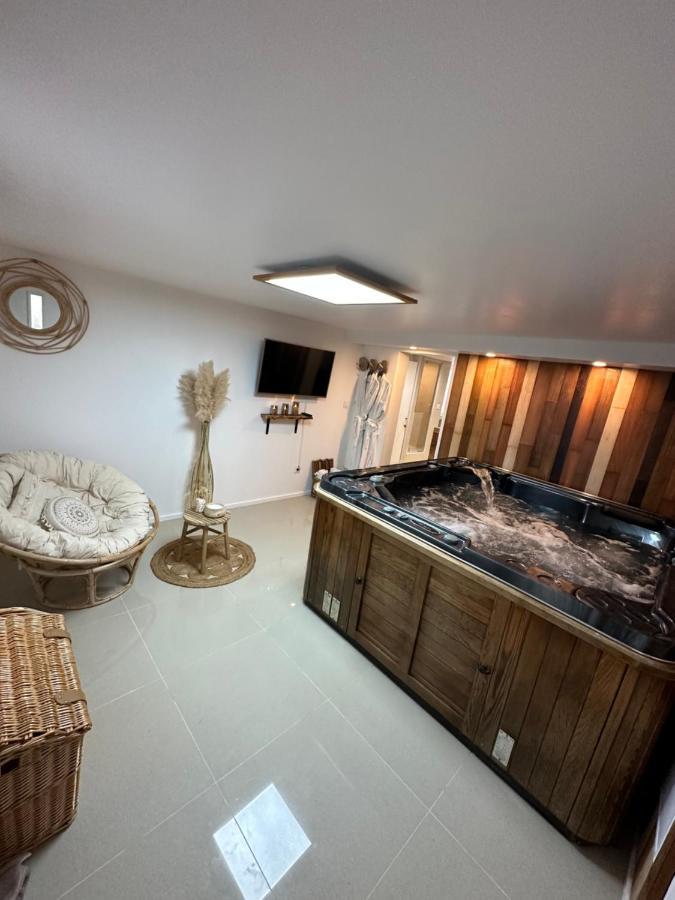Appartement Jacuzzi Prive Avignon Exterior foto